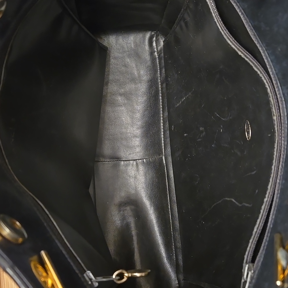 CHANEL Vintage Black Leather Quilted Shoulder Bag With Wallet - Picture 11 of 17